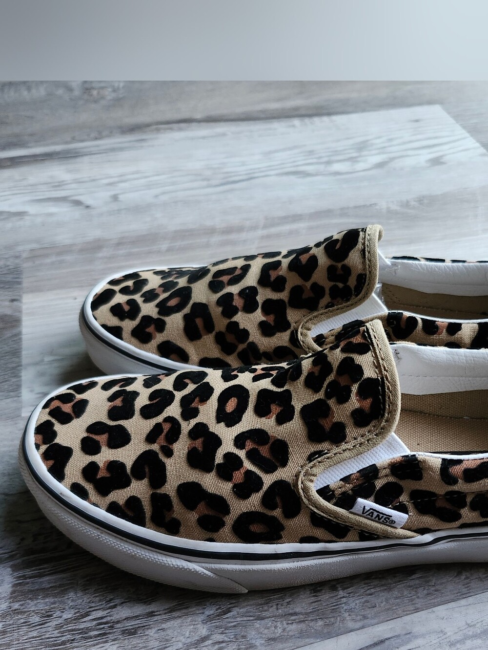 Vans Classic Slip-On Leopard Print Shoes Women's 7.5 Canvas Sneakers - Picture 3 of 9